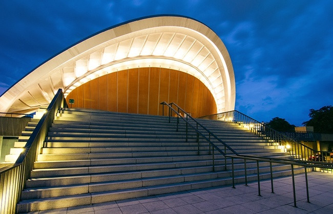 Haus Der Kulturen Der Welt
 2 or 3 Tigers HKW Berlin