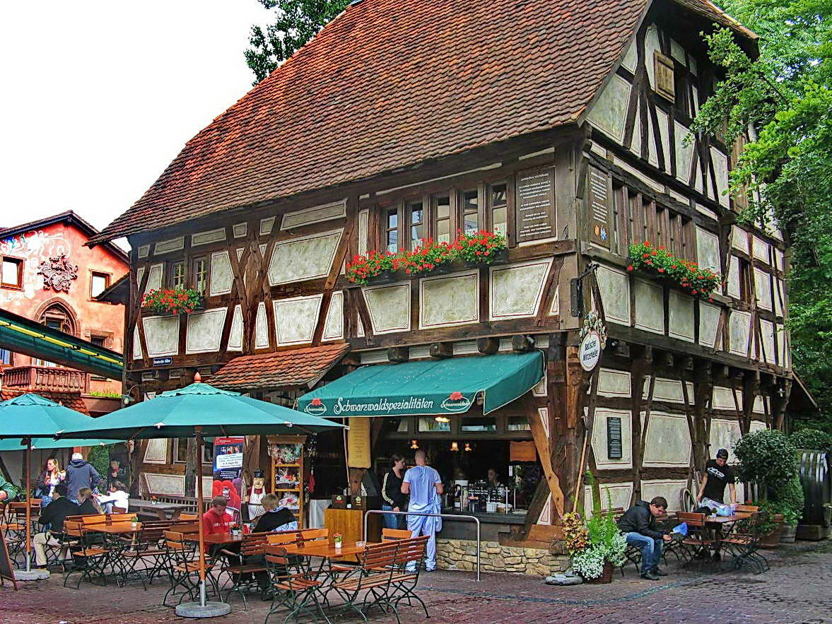 Haus Im Schwarzwald Kaufen
 Europapark Rust 30 Minuten vom Ferienhaus Schwarzwald