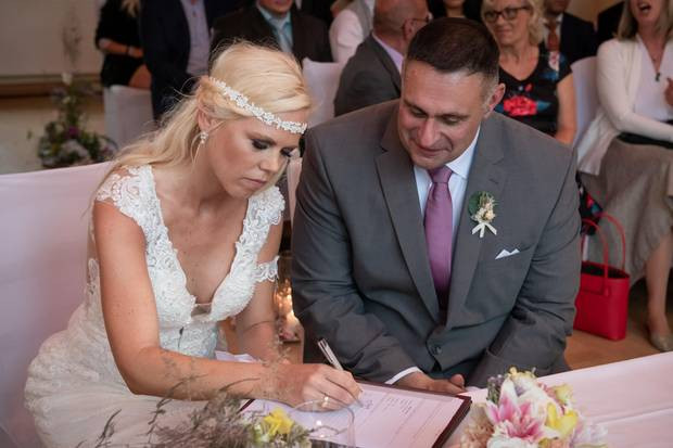 Hochzeit Auf Den Ersten Blick Mariana
 "Hochzeit auf den ersten Blick" auf Sat 1 Scheidung