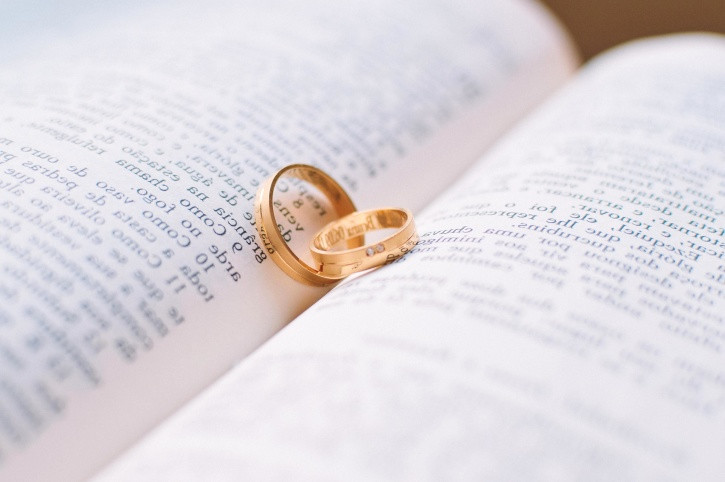 Hochzeit Buch
 Kostenlose Bild Liebe Ringe Gold Bildung Buch Lesen