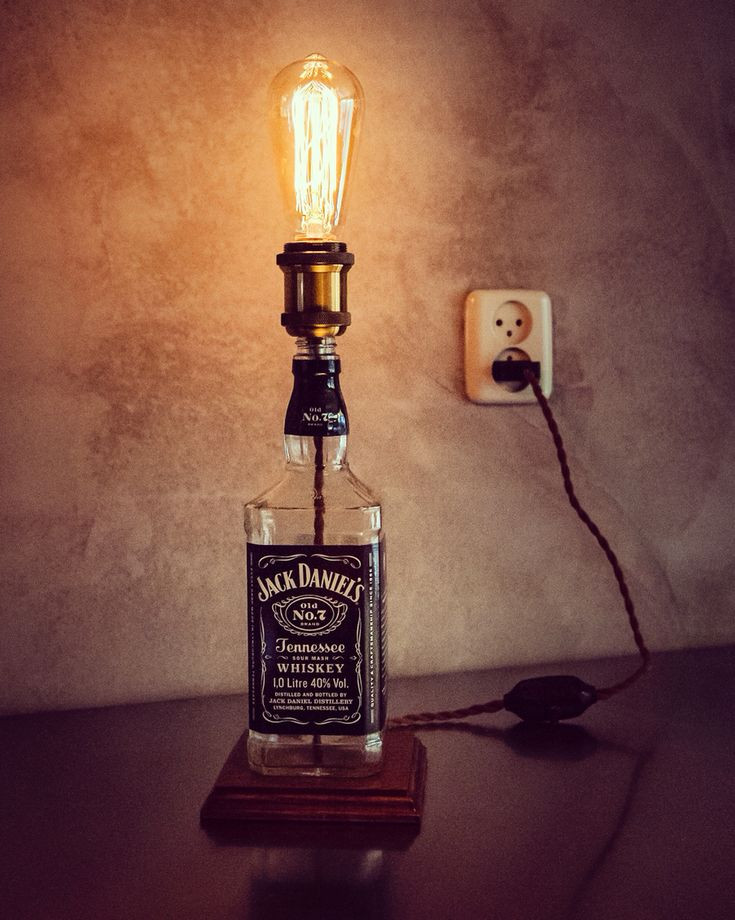 Jack Daniels Lampe Diy
 25 best ideas about Bottle lamps on Pinterest