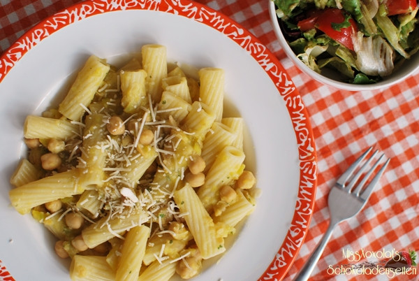 Jamie Oliver 15 Minuten Küche
 REZENSION Jamie Oliver "Jamies 15 Minuten Küche" Penne