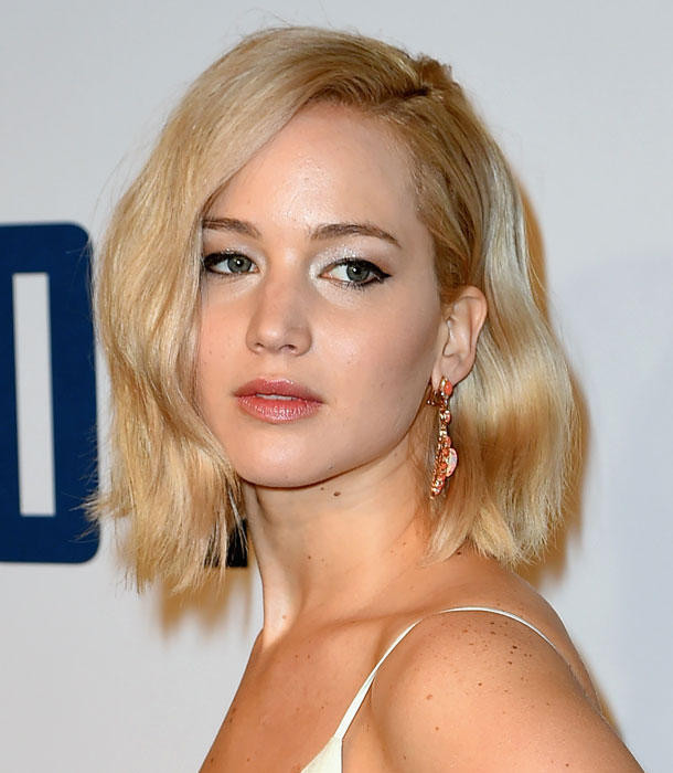 Jennifer Lawrence Frisuren
 5 Frisuren das Gesicht schmaler wirken lassen