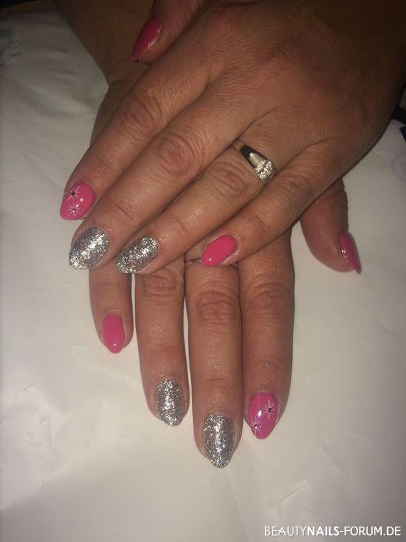 Jolifin Nageldesign
 Fullcover Glitzer in pink und silber Nageldesign