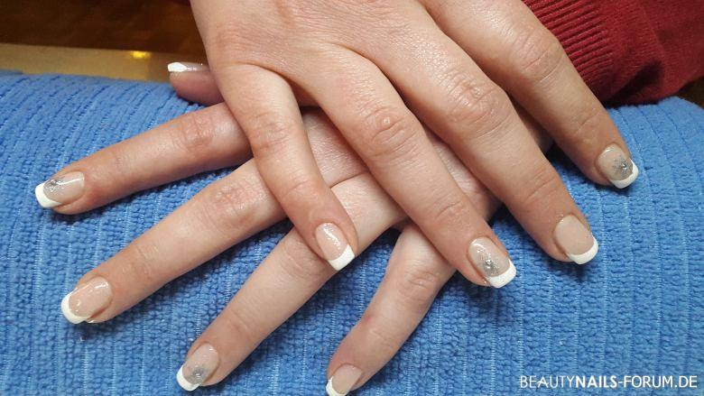 Jolifin Nageldesign
 winterliche Gelmodellage 2 Nageldesign