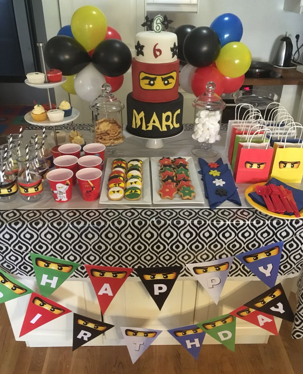 Kindergeburtstag Geschenke
 Nonjago Kindergeburtstag Spiele Deko Geschenke