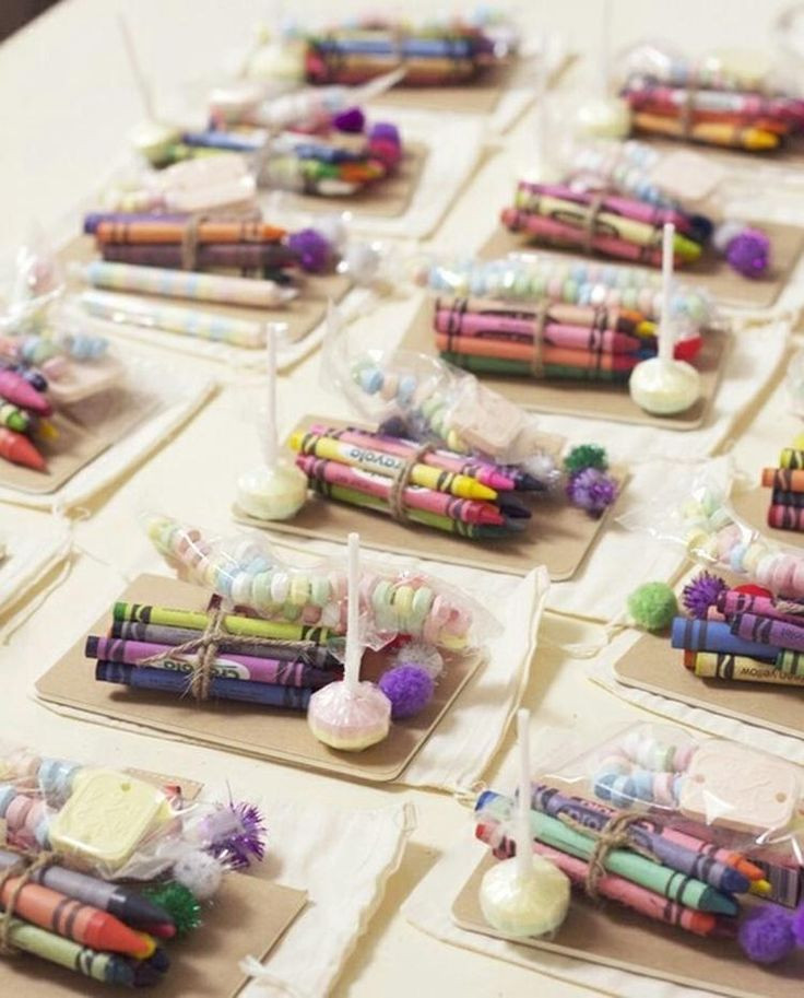 Kindertisch Hochzeit
 Die besten 25 Kindertisch hochzeit Ideen auf Pinterest