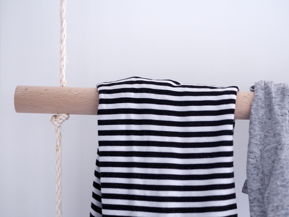 Kleiderstange Diy
 DIY Kleiderstange Garderobe aus Holzstangen und Seilen