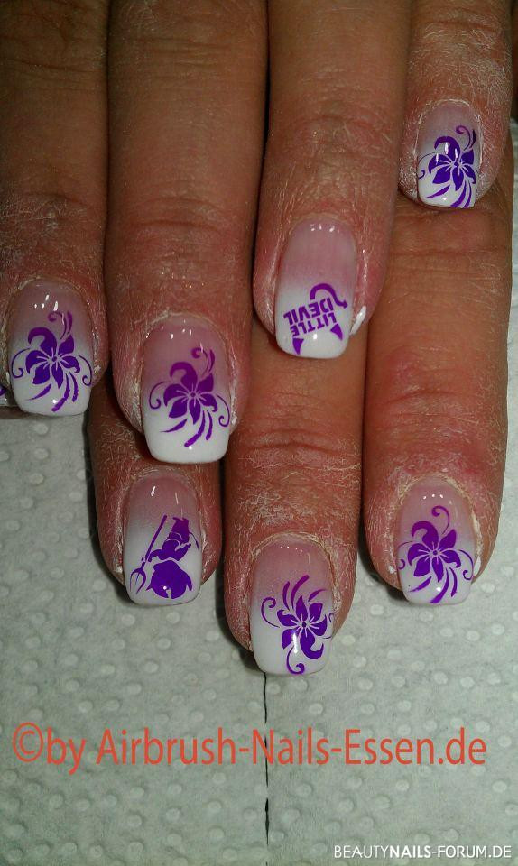 Lila Nageldesign
 French Airbrush weiss Blume lila Nageldesign