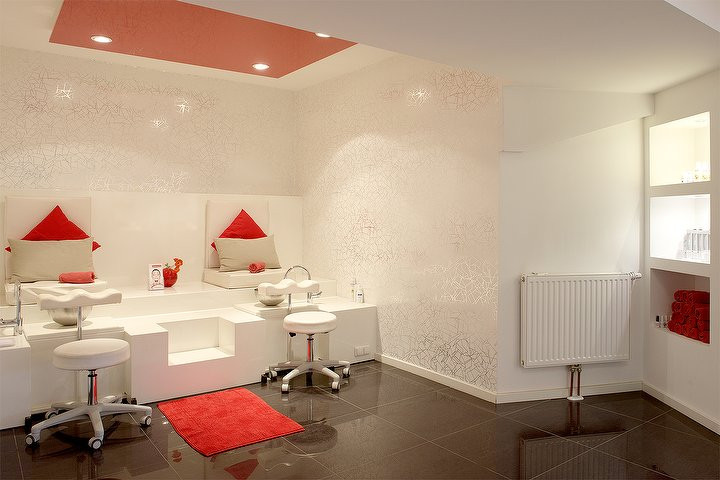 Maniküre Bergedorf
 Beauty Lounge Mohnhof