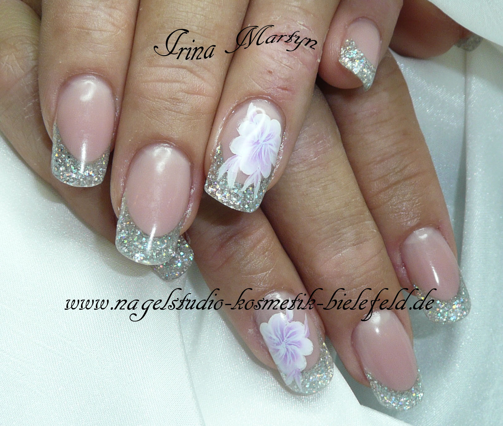 Maniküre Bielefeld
 Galerie Naildesign Nagelstudio Bielefeld Wimpernverlängerung