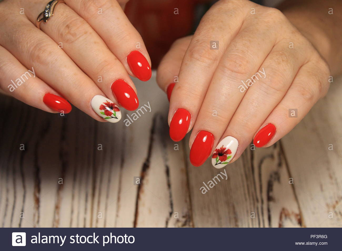 Maniküre Englisch
 Stilvolle Maniküre Nägel Farbe Schwarz und Silber