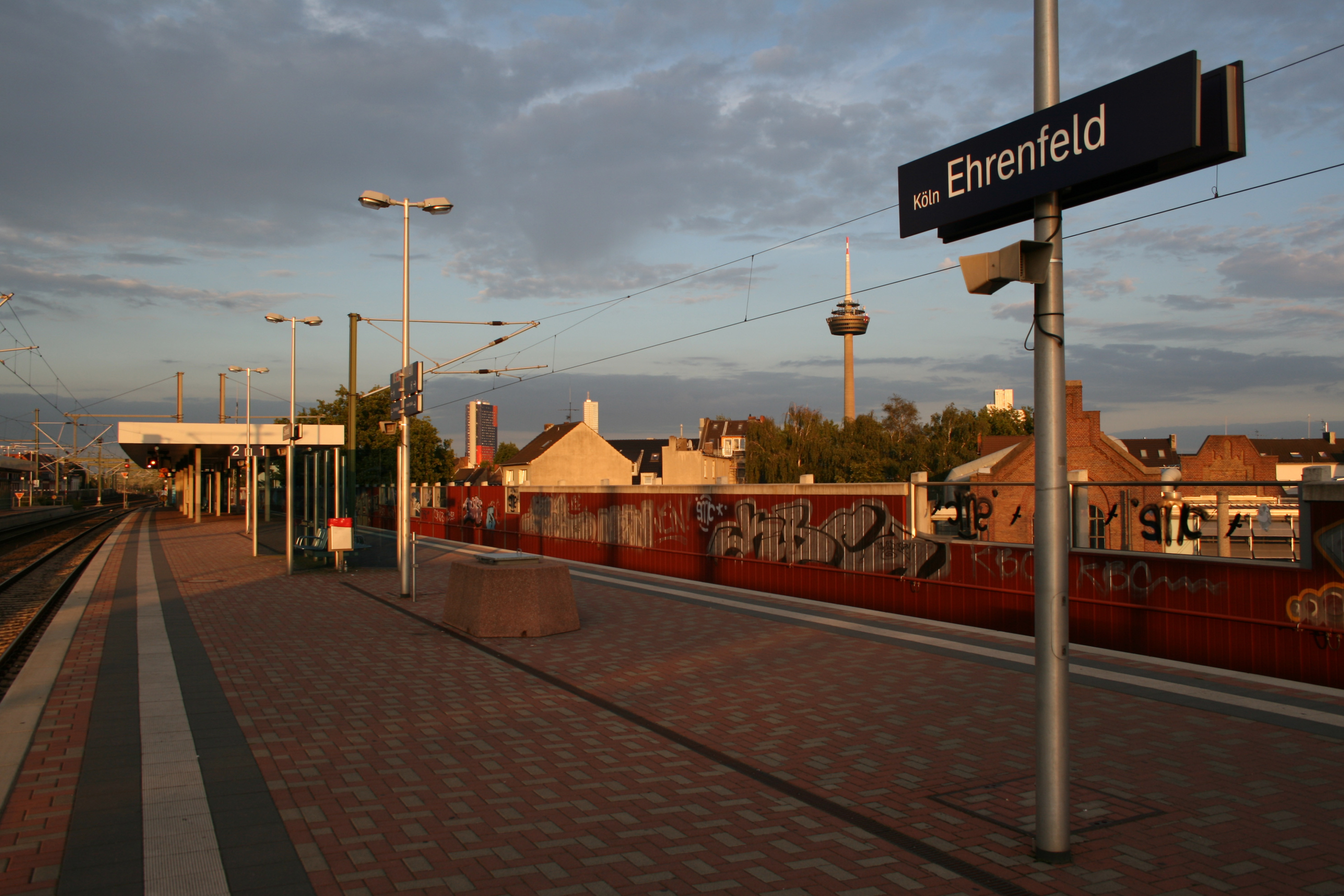 Maniküre Köln Ehrenfeld
 Datei Bahnhof koeln ehrenfeld –