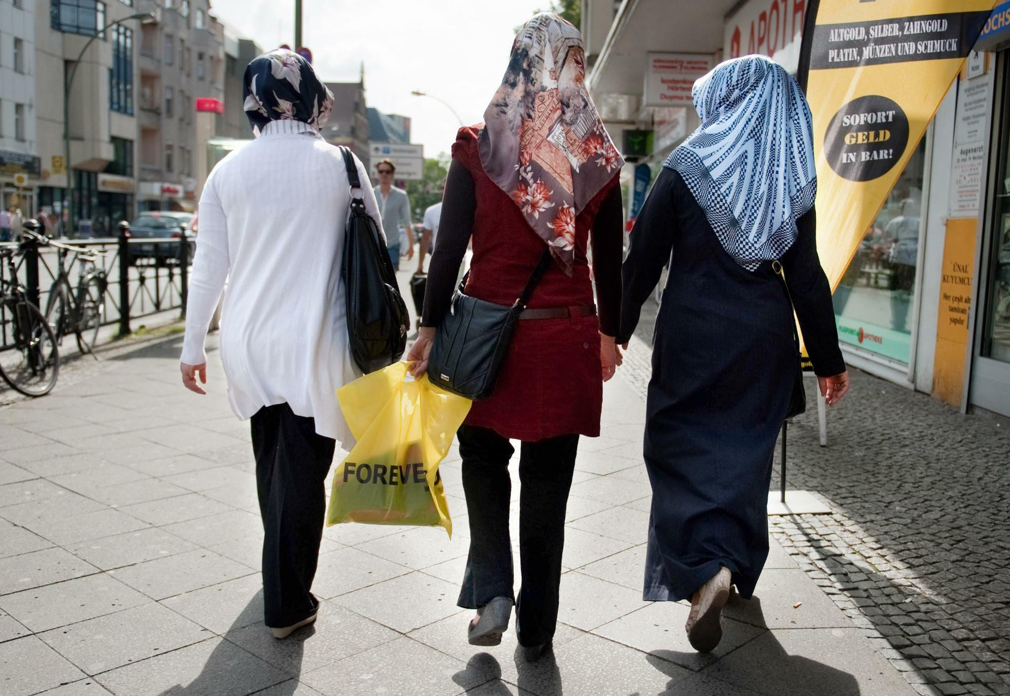 Maniküre Männer Berlin
 Neue Stu Frauen in Berlin feindlicher gegen Muslime