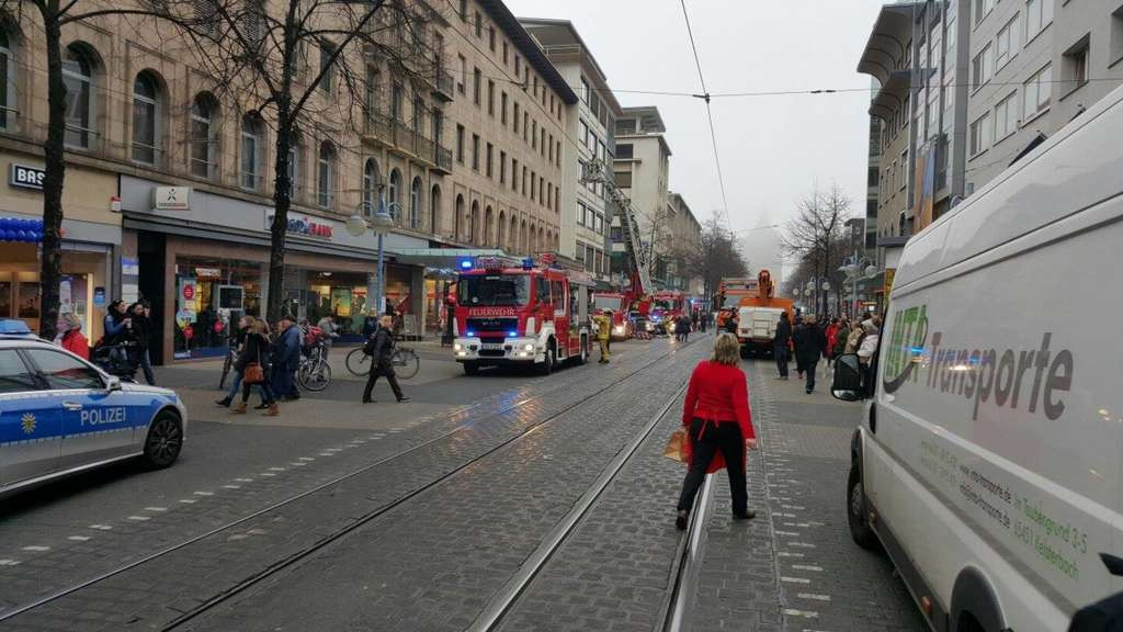 Maniküre Mannheim Innenstadt
 Mannheim Innenstadt Dachstuhlbrand im P6 Quadrat