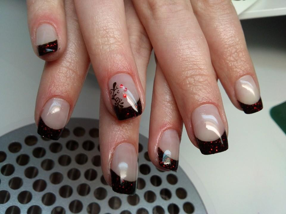 Maniküre Paderborn
 gepflegte Fingernägel in Paderborn Naildesign Anne Schuldt