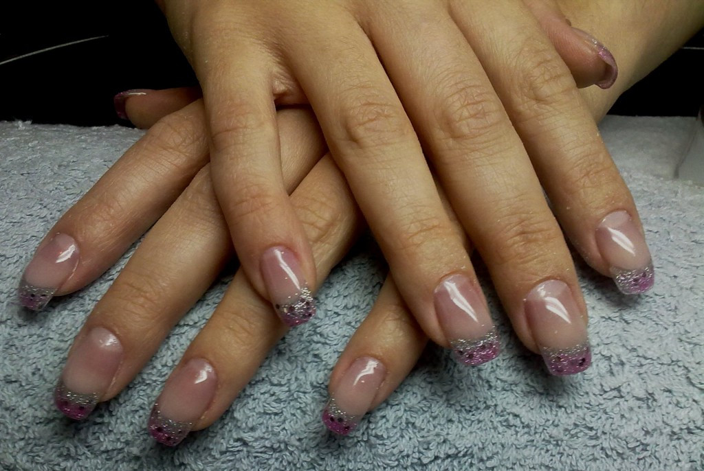 Maniküre Paderborn
 gepflegte Fingernägel in Paderborn Naildesign Anne Schuldt