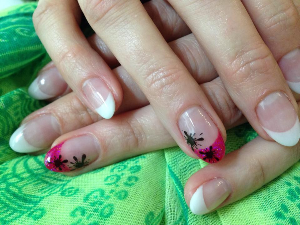 Maniküre Paderborn
 gepflegte Fingernägel in Paderborn Naildesign Anne Schuldt