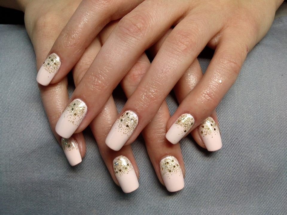 Maniküre Paderborn
 gepflegte Fingernägel in Paderborn Naildesign Anne Schuldt