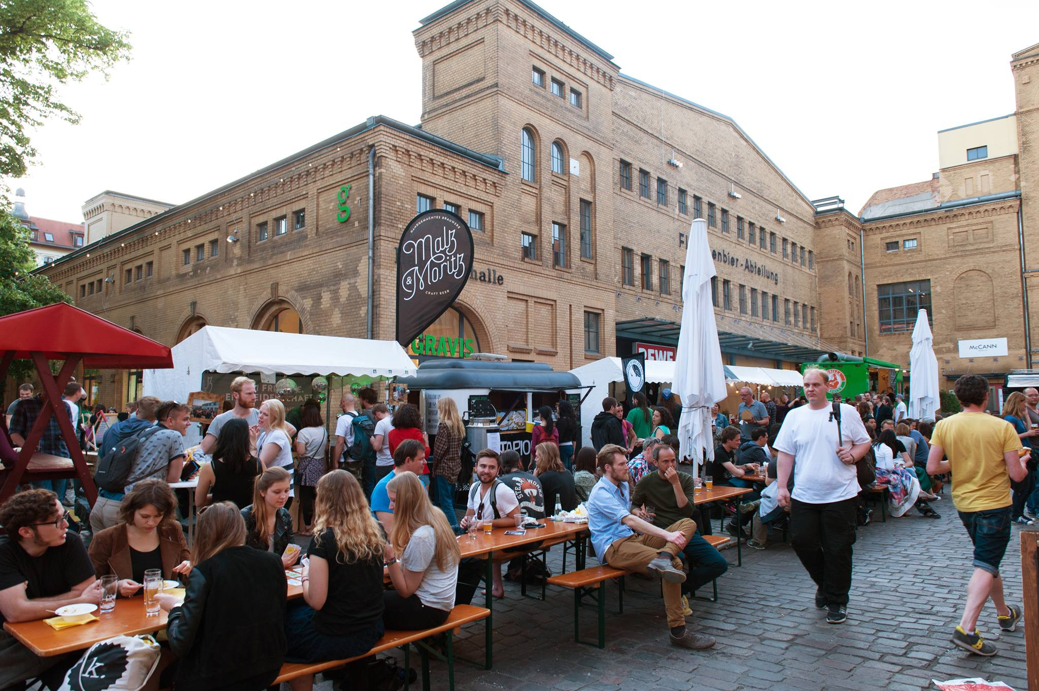 Maniküre Prenzlauer Berg
 Kulturbrauerei Berlin Prenzlauer Berg s Culture Brewery