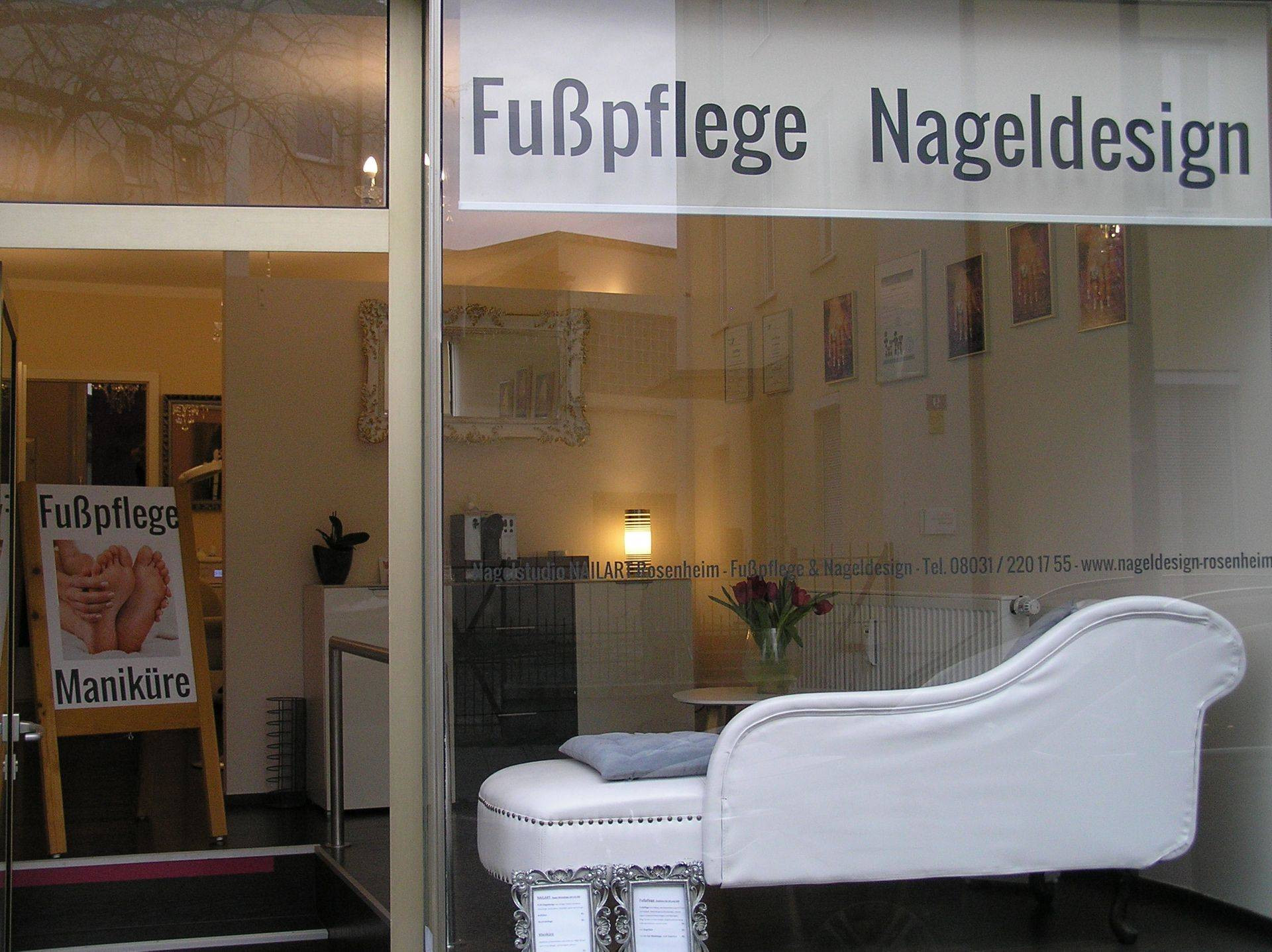 Maniküre Rosenheim
 Nagelstudio NAILART Rosenheim Fusspflege & Nageldesign