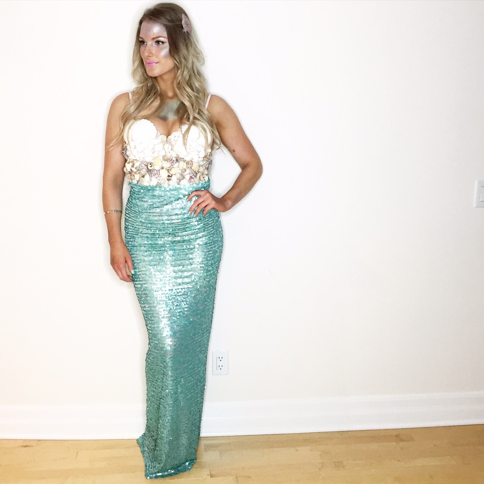 Mermaid Costume Diy
 Inexpensive DIY Mermaid Costume Life with A Co by Amanda