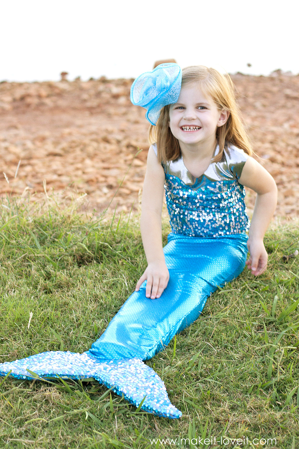 Mermaid Costume Diy
 DIY Mermaid Costume with a REPOSITIONABLE Fin