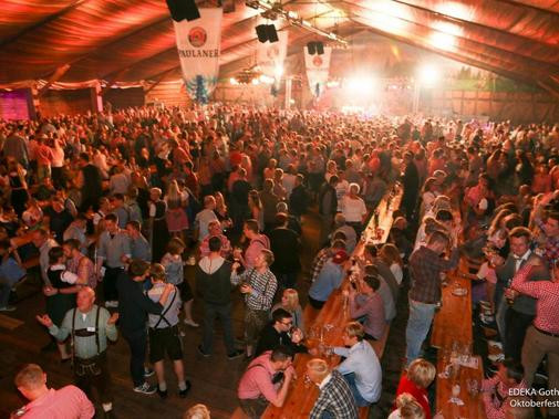 Möbel Kraft Segeberg
 Oktoberfest bei Möbel Kraft Zelt wird größer und steht