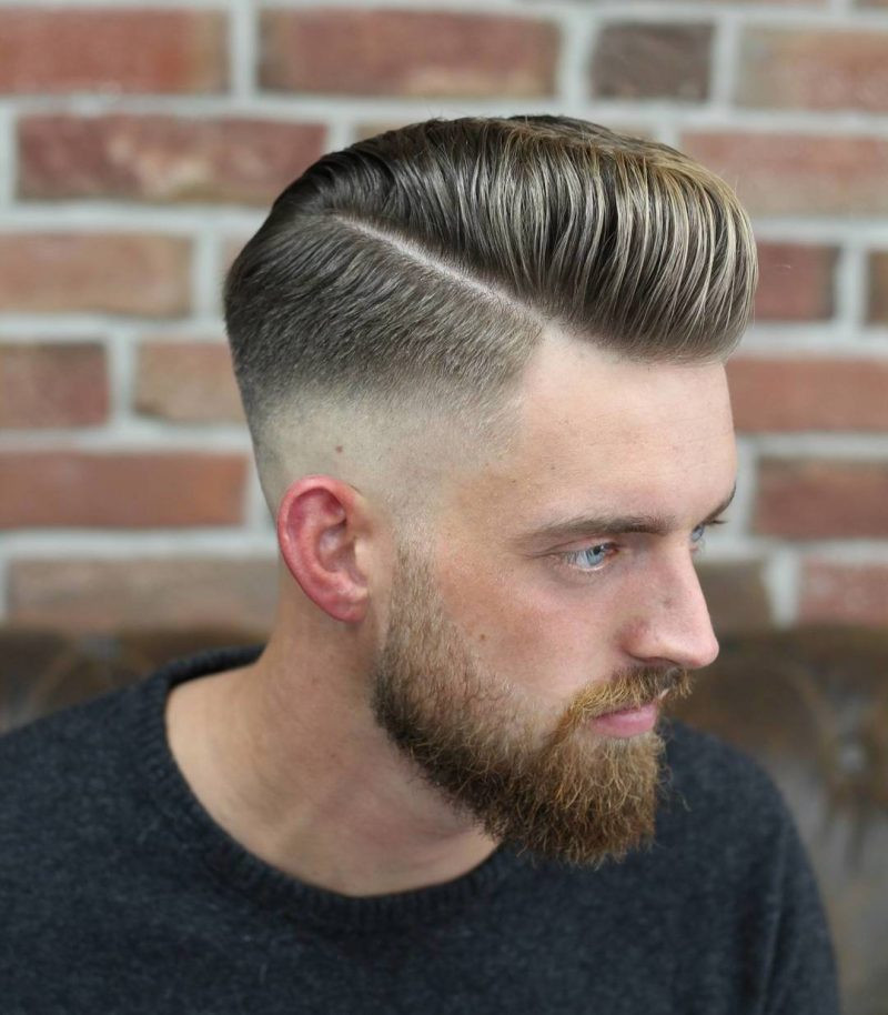 Moderne Frisuren Männer
 Männer Frisuren 2018 trendige Pompadour Frisur für