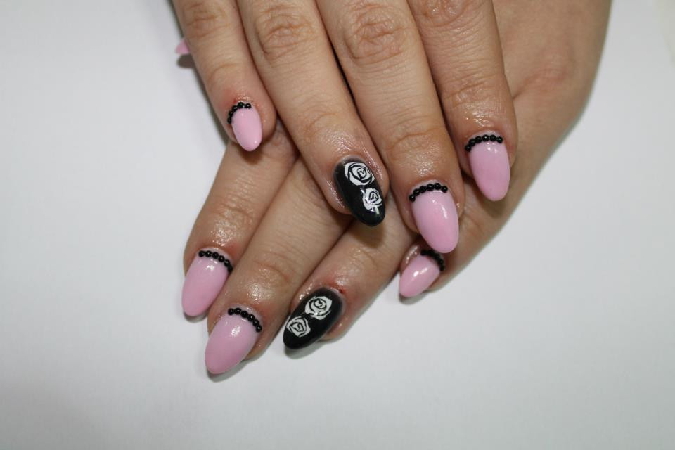 Moderne Nageldesigns
 Modern Nail Designs