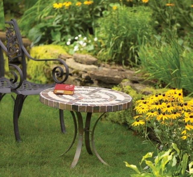Mosaik Tisch Diy
 Ein DIY Gartentisch im Mosaikdesign als Deko für den Garten