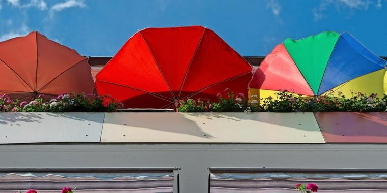 Nackt Im Garten
 Grillen und Nacktsonnen Das sind Regeln für Balkon