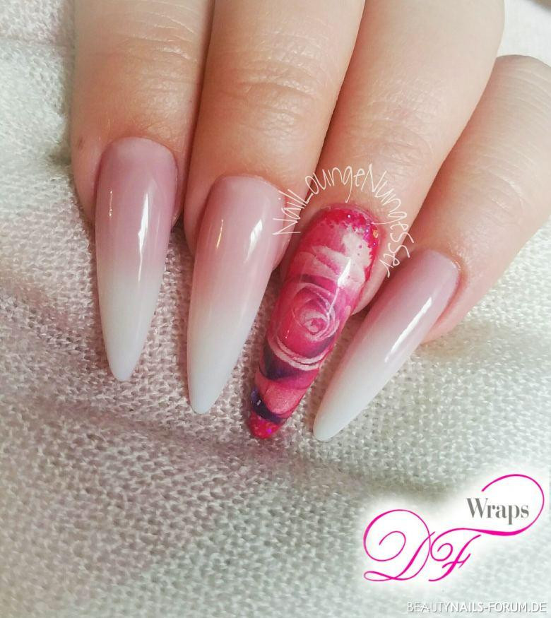 Nageldesign 2019 Babyboomer
 Nageldesign Babyboomer mit Blumen Wrap Nageldesign