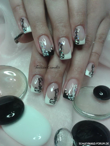 Nageldesign Bilder Weiß Silber
 Bilder nageldesign schwarz weiß