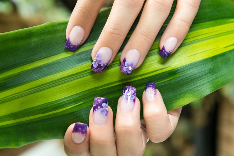 Nageldesign Blumen
 Nageldesign mit Blumen und Strasssteinchen von German