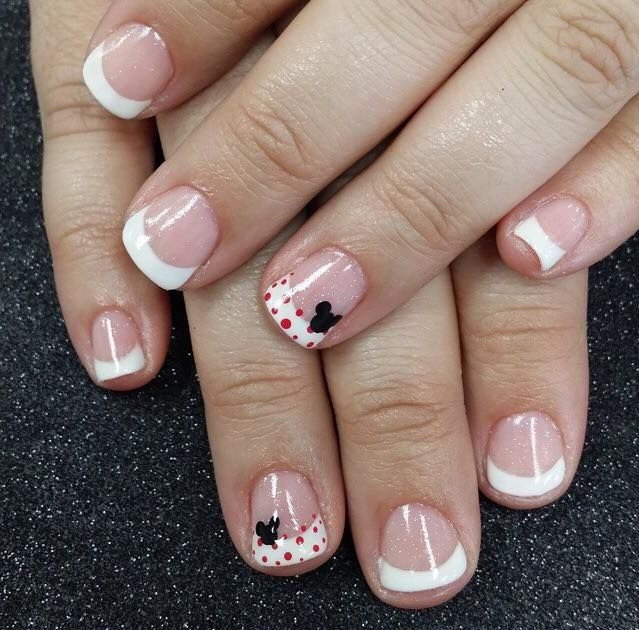 Nageldesign Disney
 French with Disney Mickey Mouse Accent Nägel