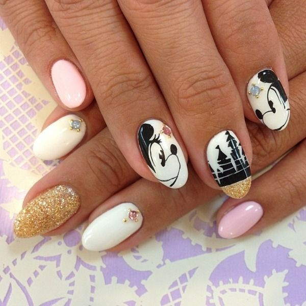 Nageldesign Disney
 Schneeweiß Glitzernagellack Mickey Maus Wunderhaus