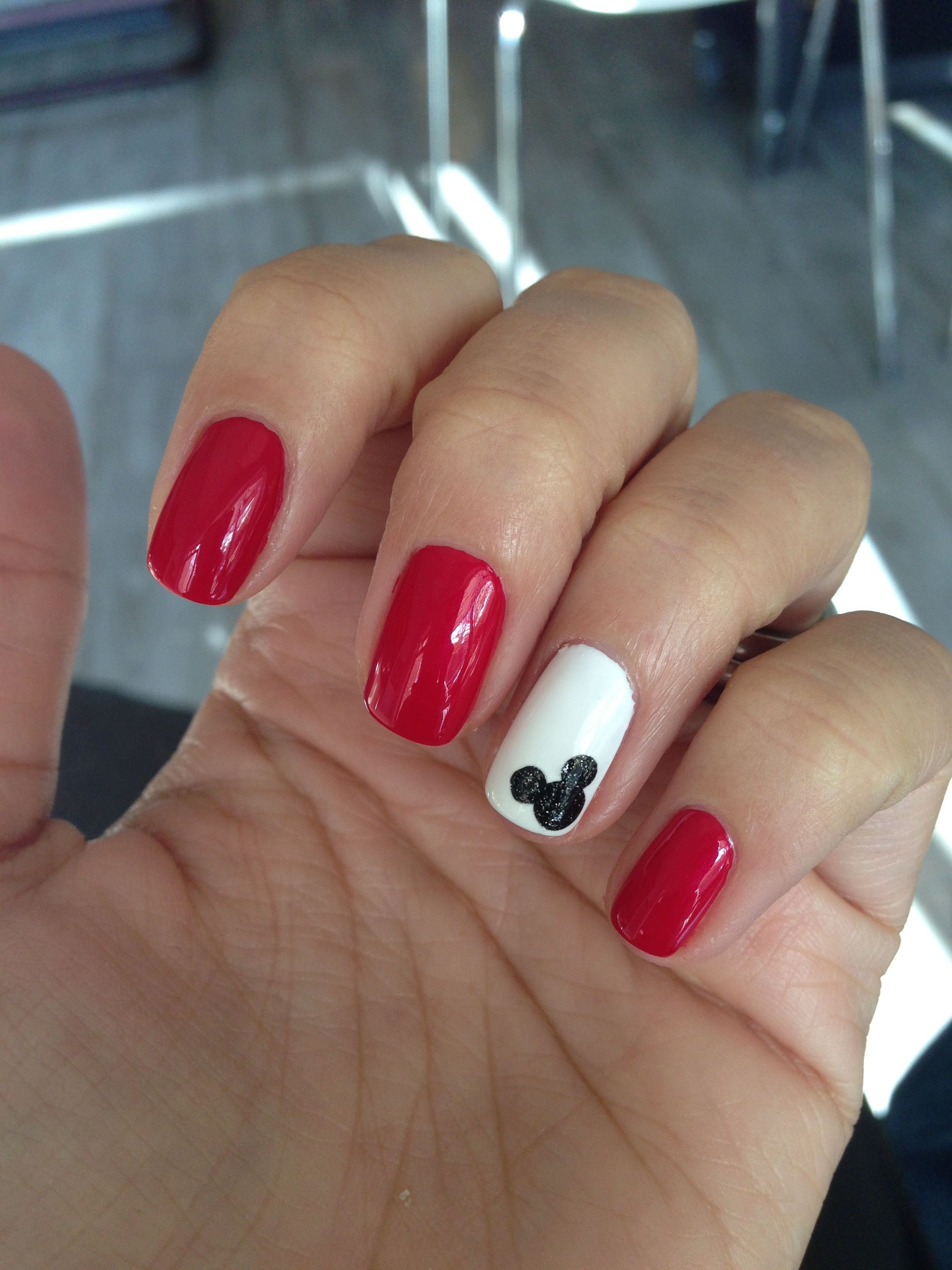 Nageldesign Disney
 Mickey Mouse nails Nägel in 2019 Pinterest