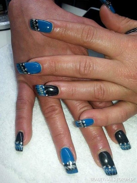 Nageldesign French Blau
 Nageldesign blau grün