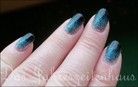 Nageldesign Glitter
 Nageldesign Glitter Gra nt Petrol