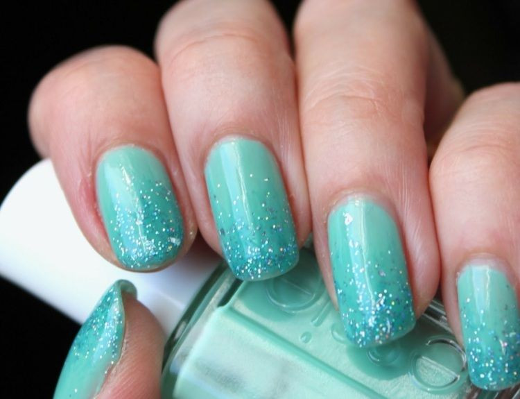 Nageldesign Glitzer Türkis
 Ombre Nägel mit Glitzer Nails ideas in 2019