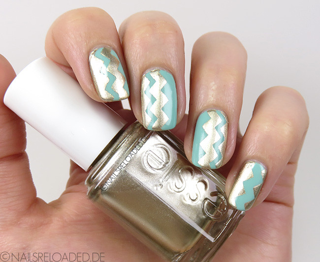 Nageldesign Gold
 nails reloaded Nageldesign Gold Metal Chevron