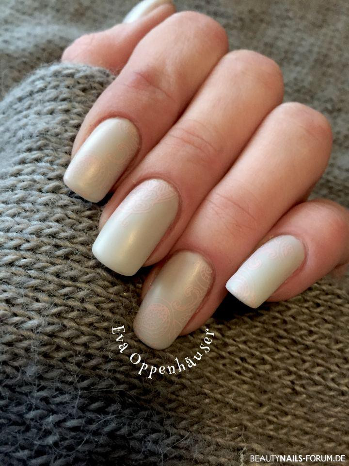 Nageldesign Grau Matt
 55 matt farbene Nägel mit Nageldesign und UV Gel