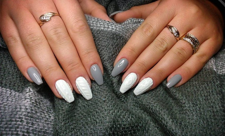 Nageldesign Grau Weiß
 Nageldesign für den Winter Knit Nails als aktueller