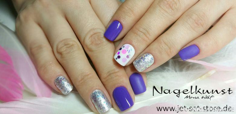 Nageldesign Lila Matt
 Lila & Glitzer matt und glänzend Schöne Nailart Nageldesign