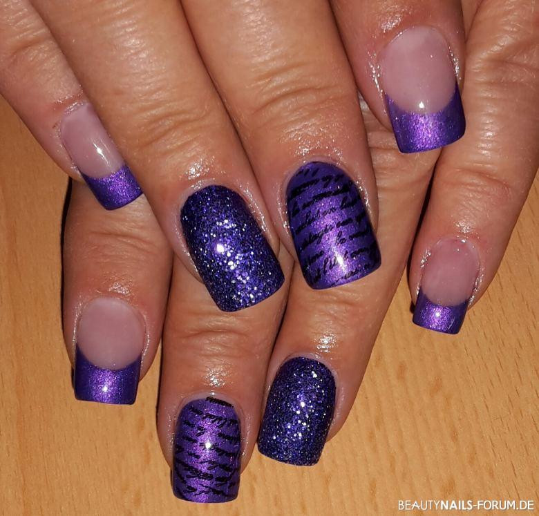 Nageldesign Lila Matt
 Lila Glitter French Nägel Gelnägel