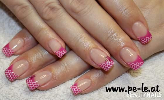 Nageldesign Make Up
 Magenta Nails Nageldesign