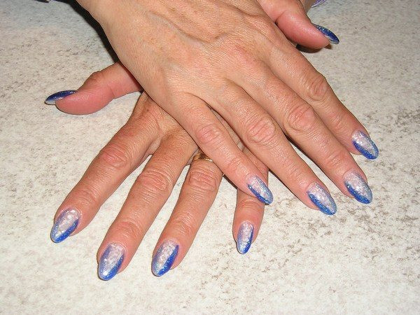 Nageldesign Mandelform
 Bild m Amateurnägel in Mandelform Nageldesign