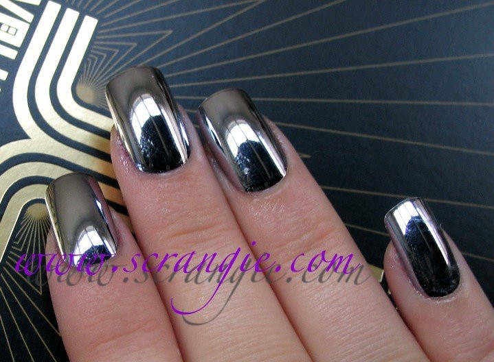 Nageldesign Metallic
 Bild Hochglänzende Metallic Tips Nageldesign