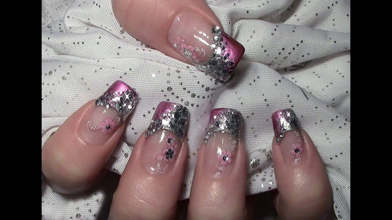 Nageldesign Metallic
 Metallic Glitter Nageldesign mit Water Nail Tattoos zum